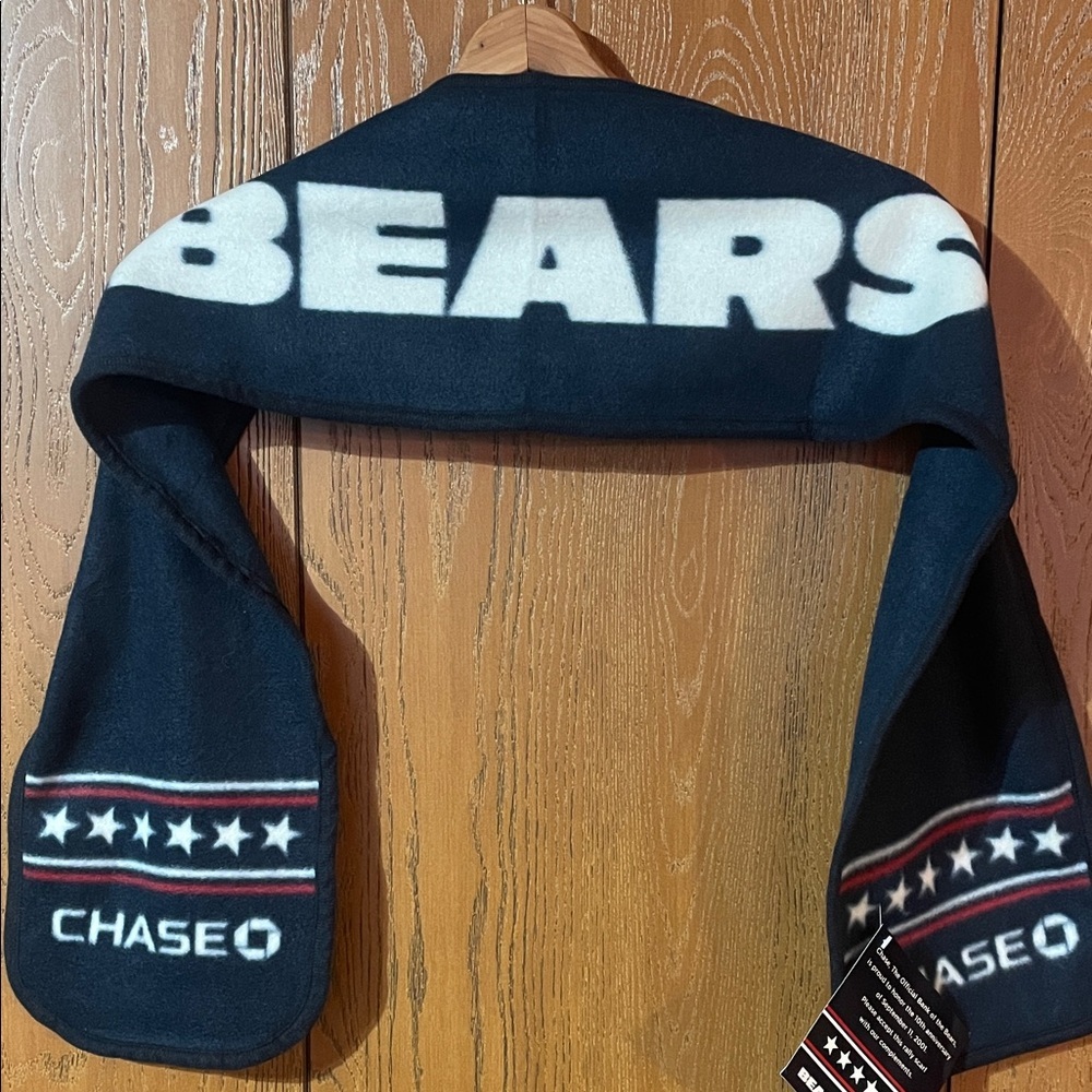Chaser Women's Navy and White Bears Scarf